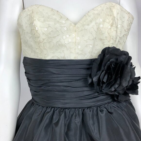 Betsey Johnson Strapless Dress Sequin A-Line Sweetheart Neckline 4 Party Dress - Picture 2 of 7